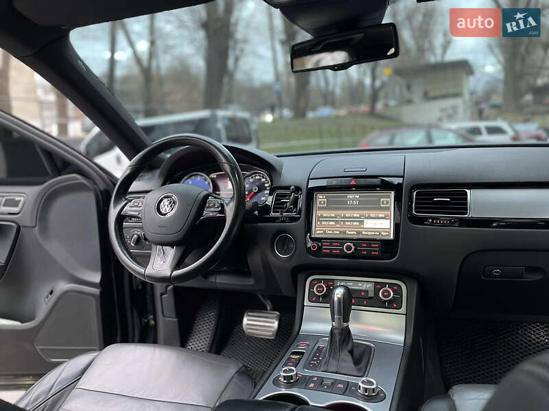 Позашляховик / Кросовер Volkswagen Touareg 2014 в Хмельницькому