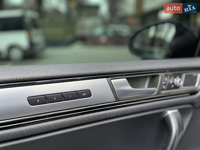 Позашляховик / Кросовер Volkswagen Touareg 2014 в Хмельницькому