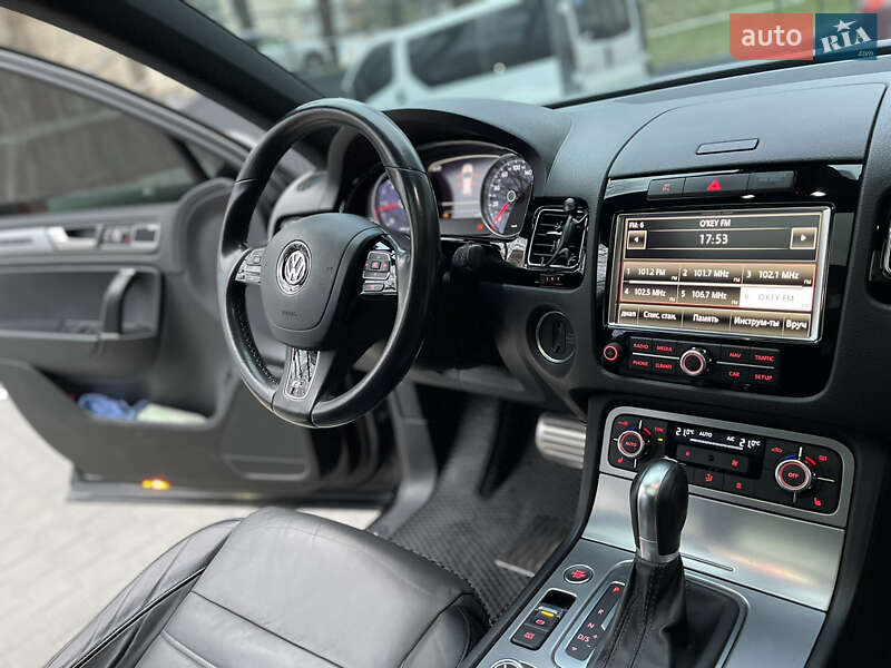 Позашляховик / Кросовер Volkswagen Touareg 2014 в Хмельницькому