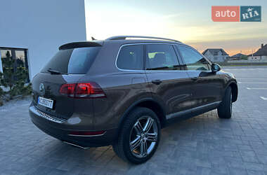 Позашляховик / Кросовер Volkswagen Touareg 2013 в 
