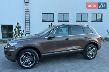 Позашляховик / Кросовер Volkswagen Touareg 2013 в 