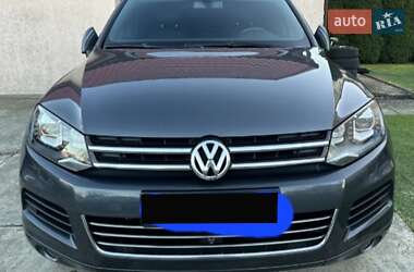 Внедорожник / Кроссовер Volkswagen Touareg 2011 в Черновцах