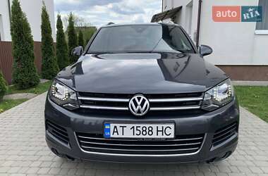 Позашляховик / Кросовер Volkswagen Touareg 2011 в 