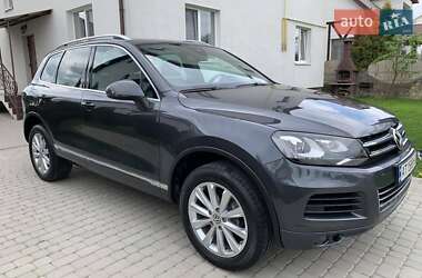 Позашляховик / Кросовер Volkswagen Touareg 2011 в 