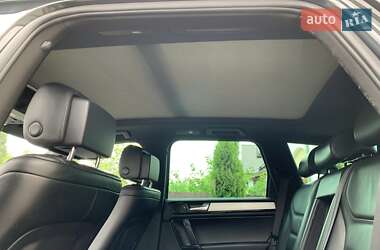 Позашляховик / Кросовер Volkswagen Touareg 2011 в 