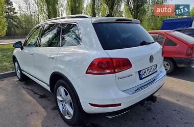 Позашляховик / Кросовер Volkswagen Touareg 2011 в 