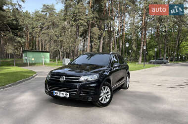 Позашляховик / Кросовер Volkswagen Touareg 2012 в 