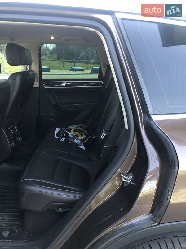 Внедорожник / Кроссовер Volkswagen Touareg 2013 в Варве
