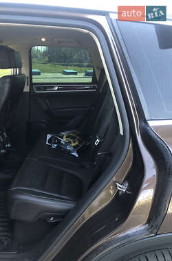 Внедорожник / Кроссовер Volkswagen Touareg 2013 в 