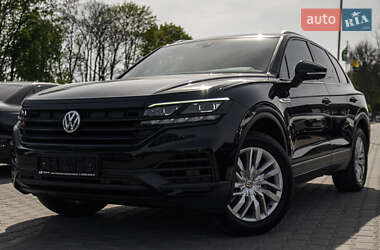 Позашляховик / Кросовер Volkswagen Touareg 2018 в 
