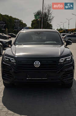 Позашляховик / Кросовер Volkswagen Touareg 2018 в 