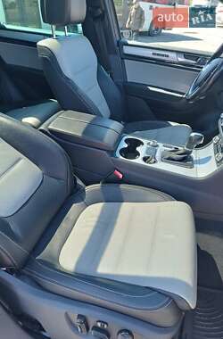 Позашляховик / Кросовер Volkswagen Touareg 2016 в 