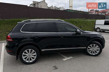 Внедорожник / Кроссовер Volkswagen Touareg 2011 в 