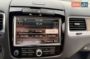 Внедорожник / Кроссовер Volkswagen Touareg 2011 в 