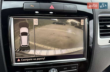Внедорожник / Кроссовер Volkswagen Touareg 2011 в 