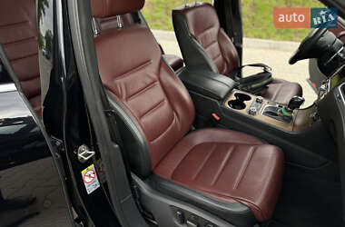 Внедорожник / Кроссовер Volkswagen Touareg 2011 в 