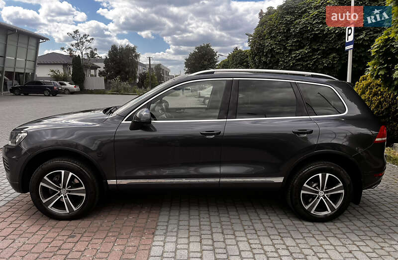 Позашляховик / Кросовер Volkswagen Touareg 2013 в Ужгороді