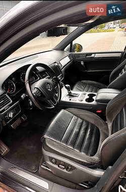 Позашляховик / Кросовер Volkswagen Touareg 2013 в 