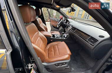Внедорожник / Кроссовер Volkswagen Touareg 2013 в 