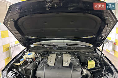 Внедорожник / Кроссовер Volkswagen Touareg 2013 в 