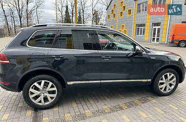 Внедорожник / Кроссовер Volkswagen Touareg 2013 в 