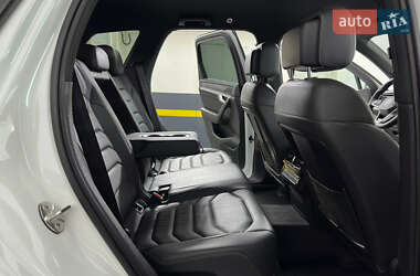 Внедорожник / Кроссовер Volkswagen Touareg 2021 в 