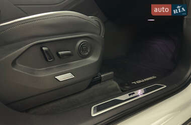 Внедорожник / Кроссовер Volkswagen Touareg 2021 в 