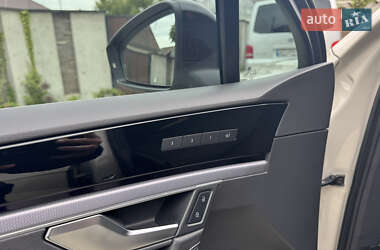 Позашляховик / Кросовер Volkswagen Touareg 2020 в 