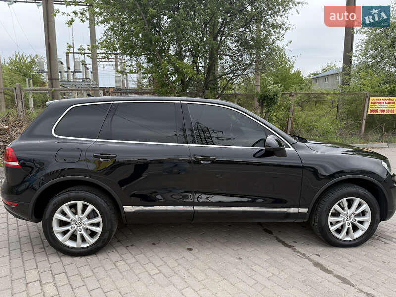 Позашляховик / Кросовер Volkswagen Touareg 2014 в Вінниці