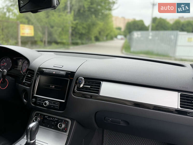 Позашляховик / Кросовер Volkswagen Touareg 2014 в Вінниці