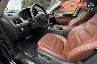 Внедорожник / Кроссовер Volkswagen Touareg 2015 в 