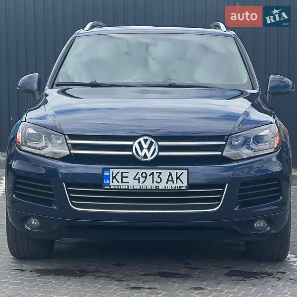 Внедорожник / Кроссовер Volkswagen Touareg 2012 в 