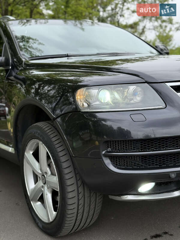 Внедорожник / Кроссовер Volkswagen Touareg 2006 в Киеве