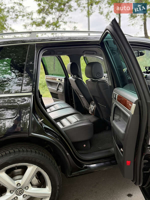 Внедорожник / Кроссовер Volkswagen Touareg 2006 в Киеве