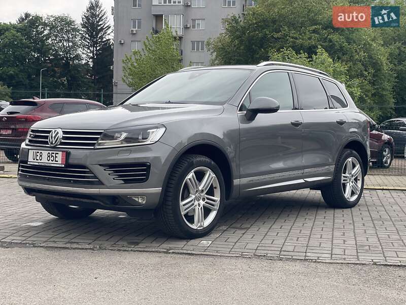 Позашляховик / Кросовер Volkswagen Touareg 2016 в Чернівцях