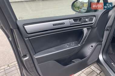 Внедорожник / Кроссовер Volkswagen Touareg 2016 в 
