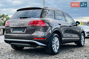 Внедорожник / Кроссовер Volkswagen Touareg 2012 в 