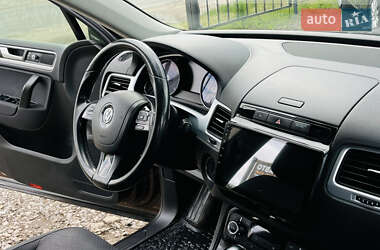 Внедорожник / Кроссовер Volkswagen Touareg 2012 в 
