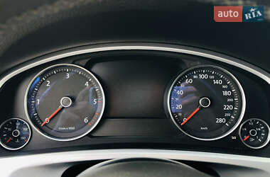 Внедорожник / Кроссовер Volkswagen Touareg 2012 в 