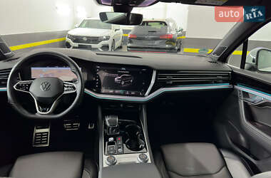 Внедорожник / Кроссовер Volkswagen Touareg 2022 в 