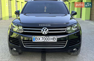 Внедорожник / Кроссовер Volkswagen Touareg 2011 в Каменец-Подольском