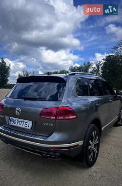 Позашляховик / Кросовер Volkswagen Touareg 2014 в 