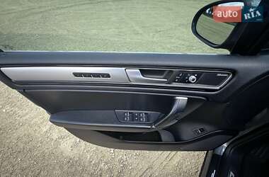 Позашляховик / Кросовер Volkswagen Touareg 2014 в 