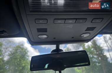 Позашляховик / Кросовер Volkswagen Touareg 2014 в 