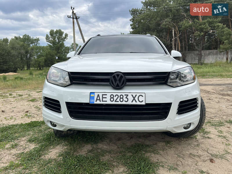 Внедорожник / Кроссовер Volkswagen Touareg 2011 в Днепре