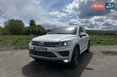Внедорожник / Кроссовер Volkswagen Touareg 2015 в Тернополе