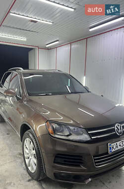 Внедорожник / Кроссовер Volkswagen Touareg 2010 в 