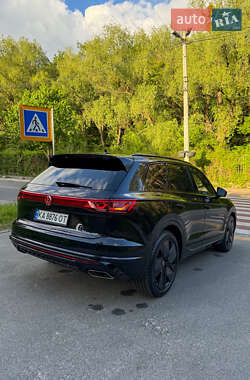 Позашляховик / Кросовер Volkswagen Touareg 2024 в 