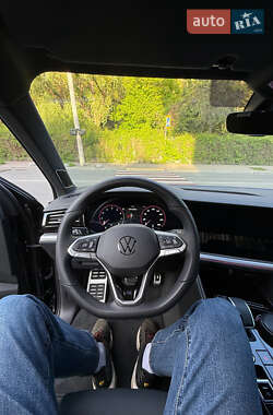 Позашляховик / Кросовер Volkswagen Touareg 2024 в 
