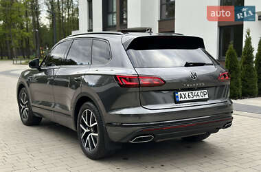 Позашляховик / Кросовер Volkswagen Touareg 2021 в 